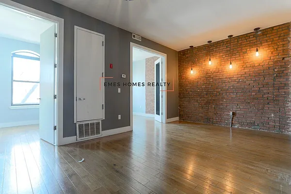 Rented by Emes Homes Realty LLC | media 11