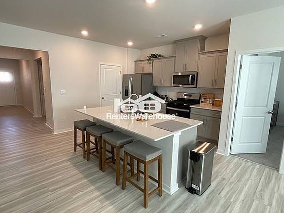 4th image of 3924 Coleman Dr