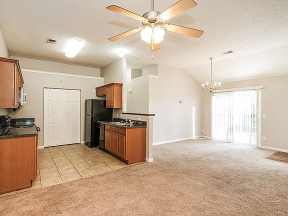 3rd image of 574 Rose Cottage Cir