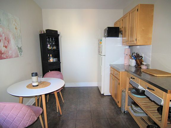 2nd image of 3070 48th St APT 3K