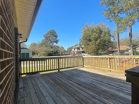 2nd image of 2620 Linda Cir