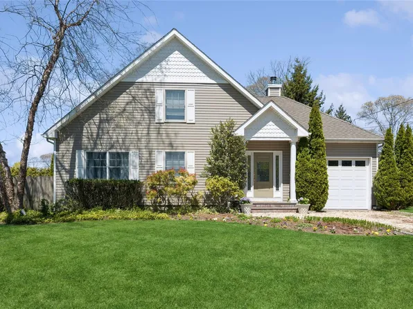 11 Staller Boulevard, Hampton Bays, NY 11946