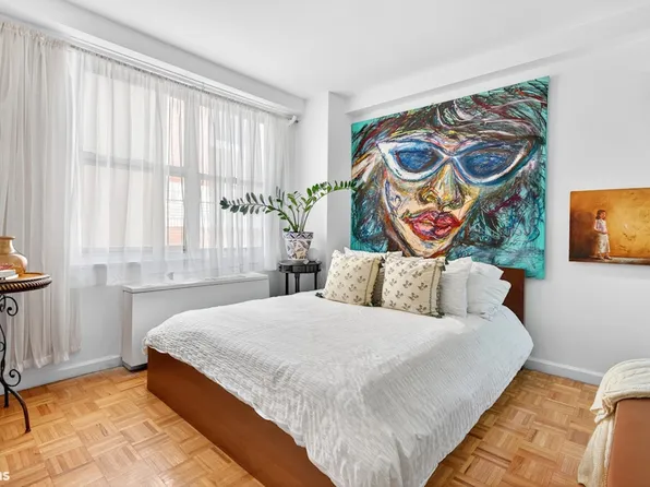 520 East 72nd Street image 3 of 14