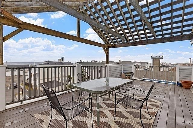 35 Ashworth Ave #4, Hampton, NH 03842 | Zillow