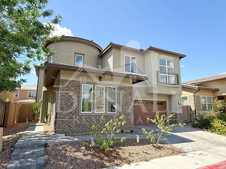 1729 W Myrna Ln — Photo 2