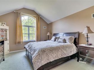 1003 Summit Woods, New Windsor, NY 12553