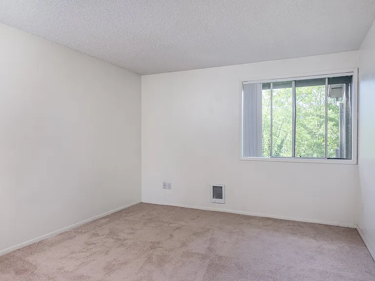 Forest Ridge Apartments — Photo 24
