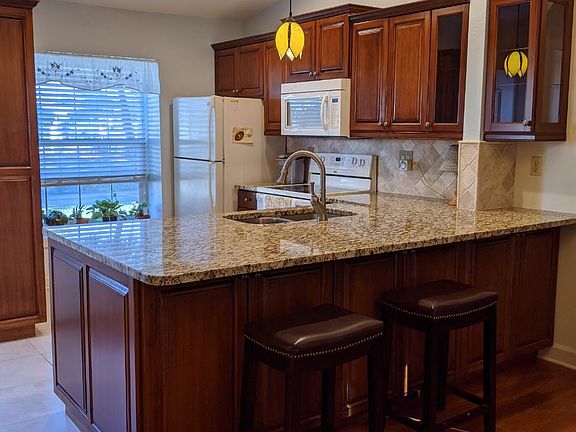 2nd image of 580 Laguna Vista Ct