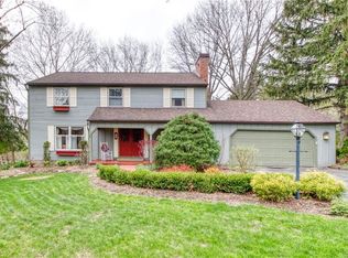 11 Briar Hill Rd, Orchard Park, NY 14127