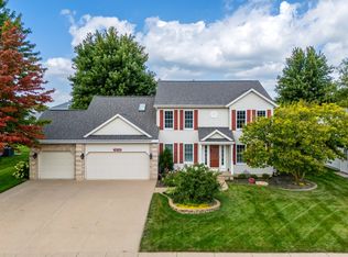 1050 W Davies Ct, Eldridge, IA 52748