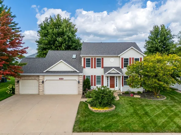 1050 W Davies Ct, Eldridge, IA 52748