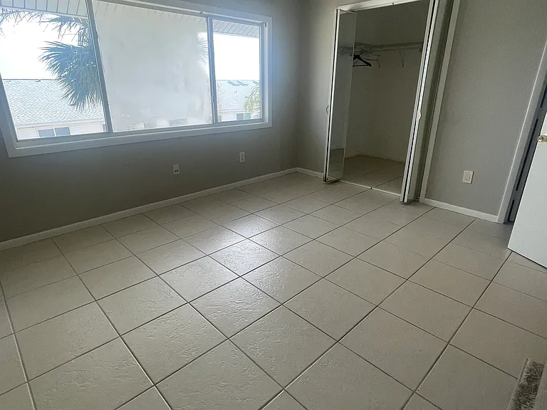 2647 Saint Josephs Dr W — Photo 8