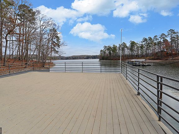 5th image of 114 Blue Ridge Pl