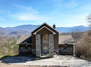 1114 Ridge Rd W, Gatlinburg, TN 37738