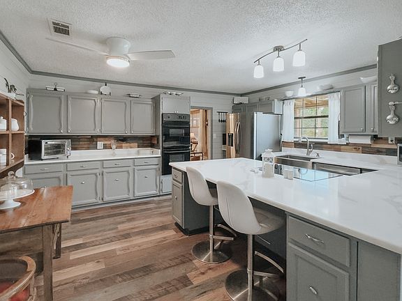 3rd image of 205 Peach Tree Rd