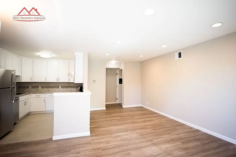 2 bed, 1.0 bath, 950 sqft, $3,250 — Photo 4