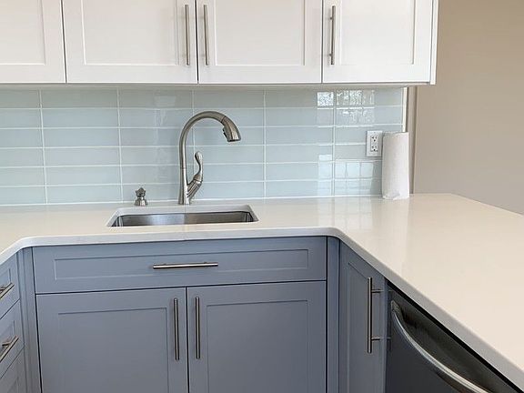 3rd image of 572 Henry St APT 3