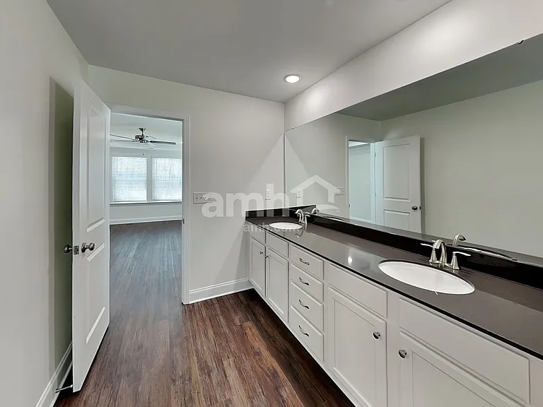 13018 Redwind Dr — Photo 16