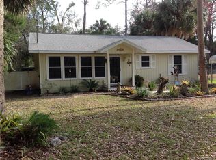 6613 Lake Ave, Yankeetown, FL 34498