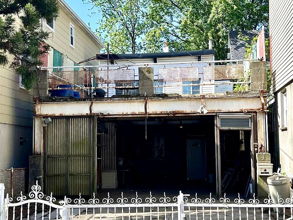 1st image of 91 Bleecker St