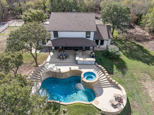 950 Naylor Rd, Crossroads, TX 76227