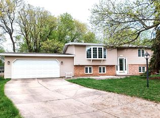 535 9th Ave SW, New Brighton, MN 55112