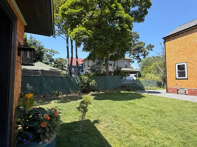 138 Arnold Ave — Photo 10