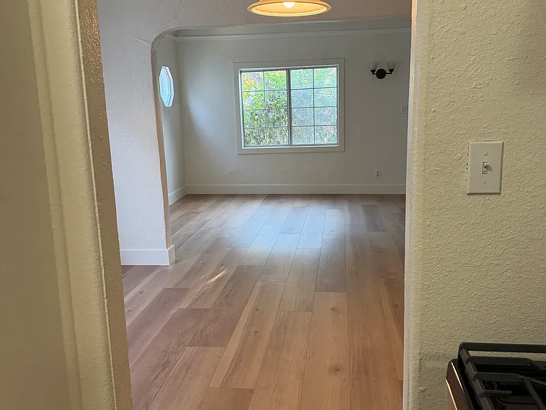 200 Westmont Dr — Photo 5
