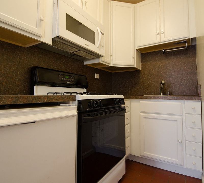 2nd image of 571 2nd Ave APT 2C