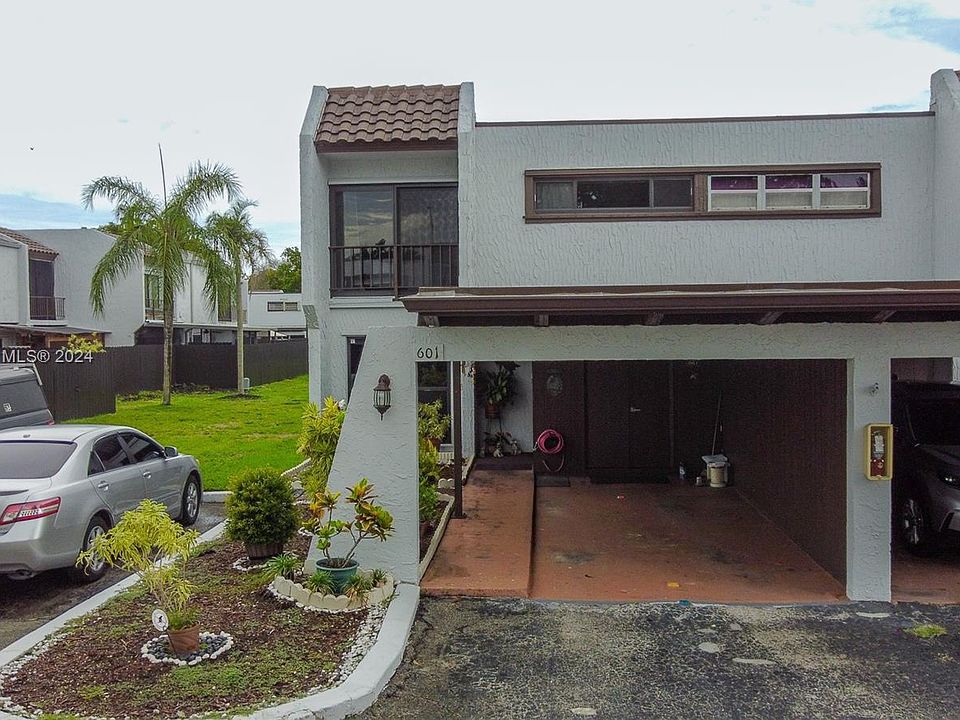 1st image of 6510 Kendale Lakes Dr APT 601