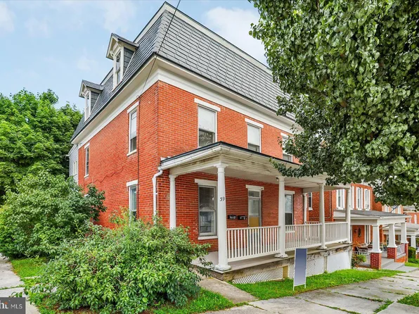 39 Henrietta St, Red Lion, PA 17356