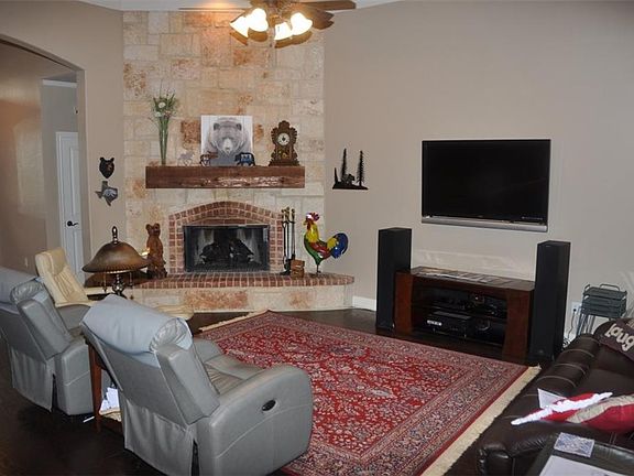 5th image of 208 Daybreak Way