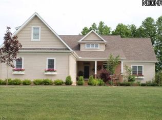 221 Cross Creek Dr NW, Warren, OH 44483