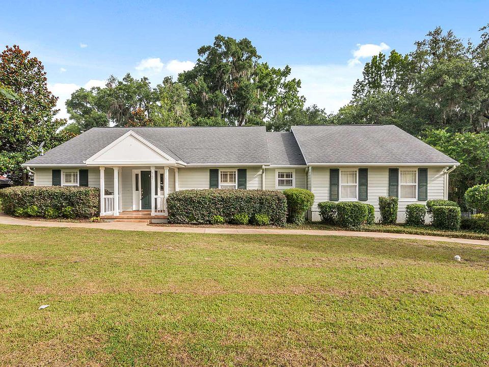 1st image of 965 NW Savannah Cir