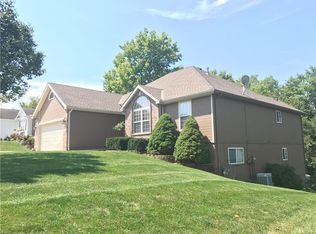 702 Old Stage Rd, Pleasant Hill, MO 64080