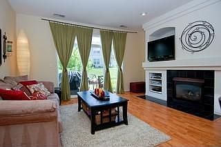 5th image of 1246 Brookdale Dr
