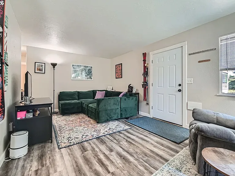 1643 NE 74th Ave — Photo 4