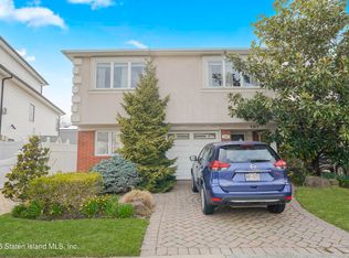 107 Dawson Cir, Staten Island, NY 10314