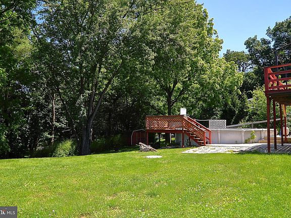 3rd image of 115 Greenwood Rd