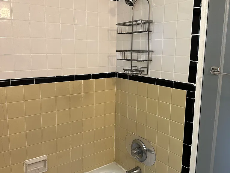 310 W Cannon St #C — Photo 10