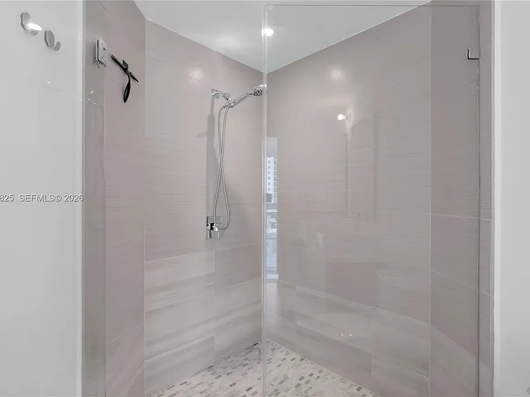 1010 SW 2nd Ave #1003 — Photo 14