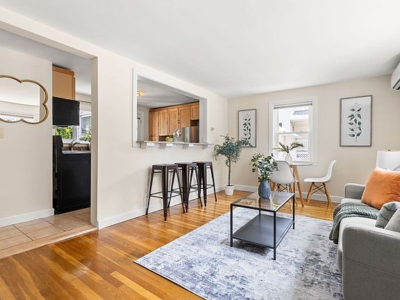 2nd image of 9 Queenwood Ter