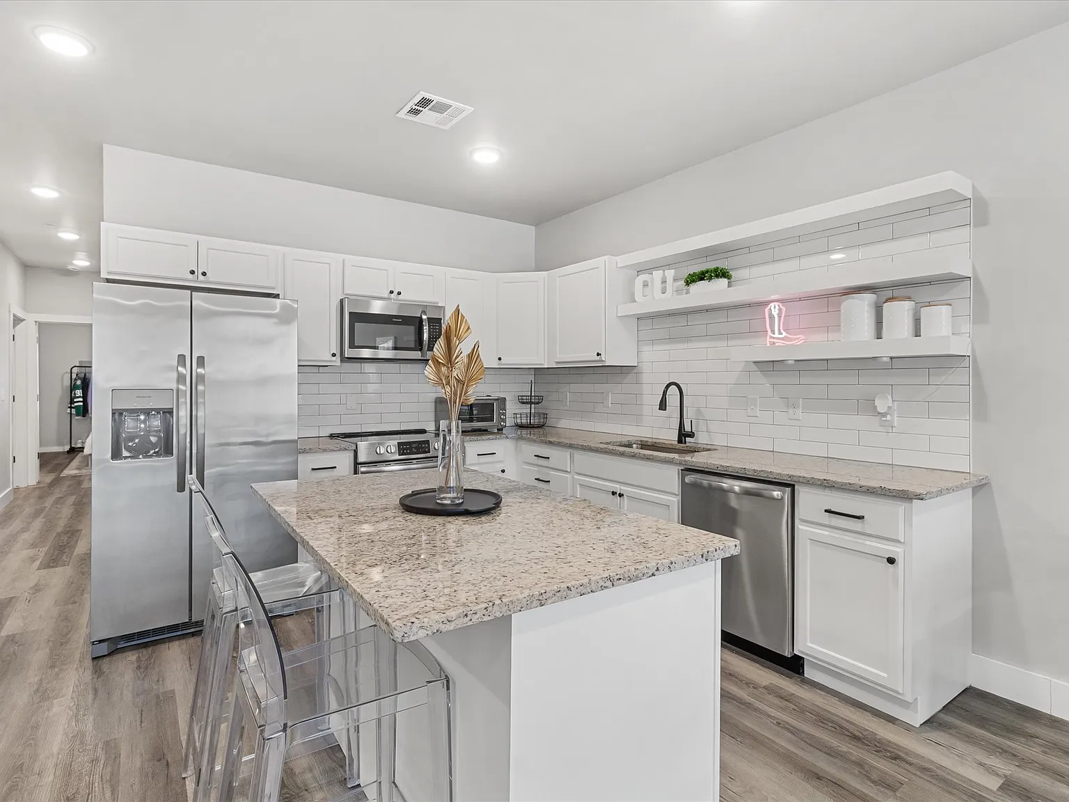 3 bed, 1400 sqft, $1,495 — Photo 2