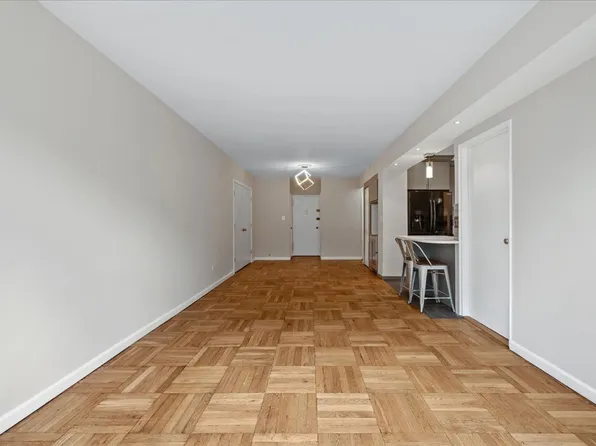 629 Kappock Street image 21 of 38