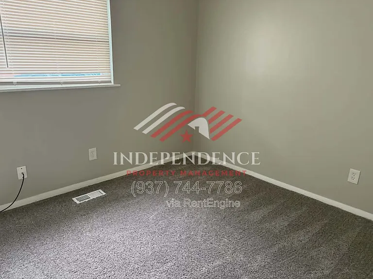 136 Rogers Dr — Photo 13