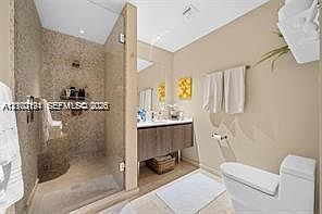 5th image of 68 SE 6th St APT 3209