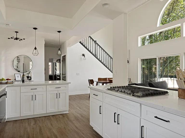 1498 Deer Way Dr — Photo 8