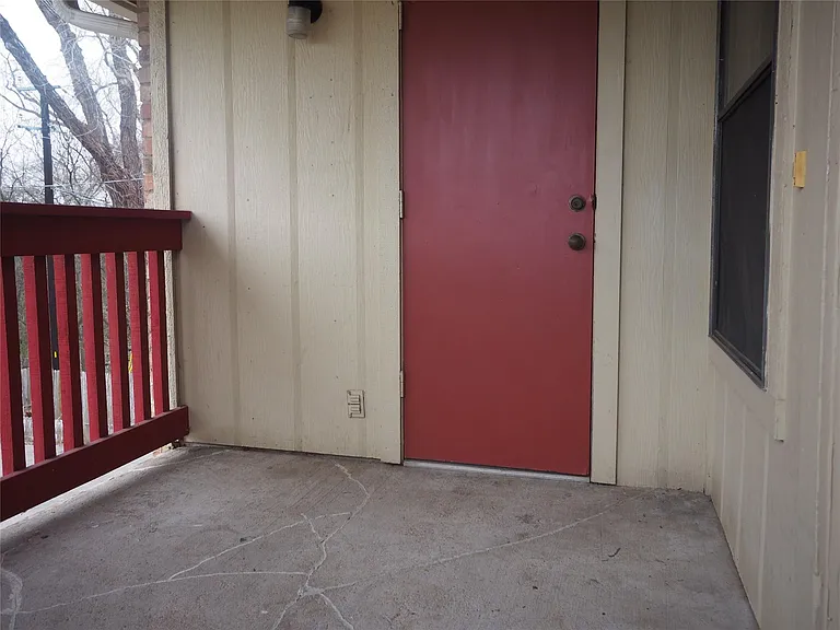 11300 Nicole Cv — Photo 3