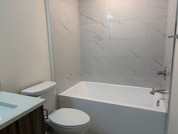 4th image of 1036 Coronation Ave #203