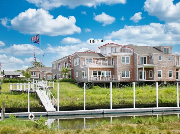 68 Foster Avenue #9, Hampton Bays, NY 11946